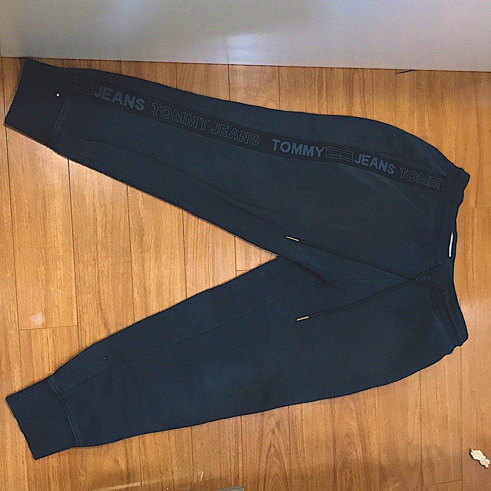 I am selling my tommy sweats because they weren’t my style